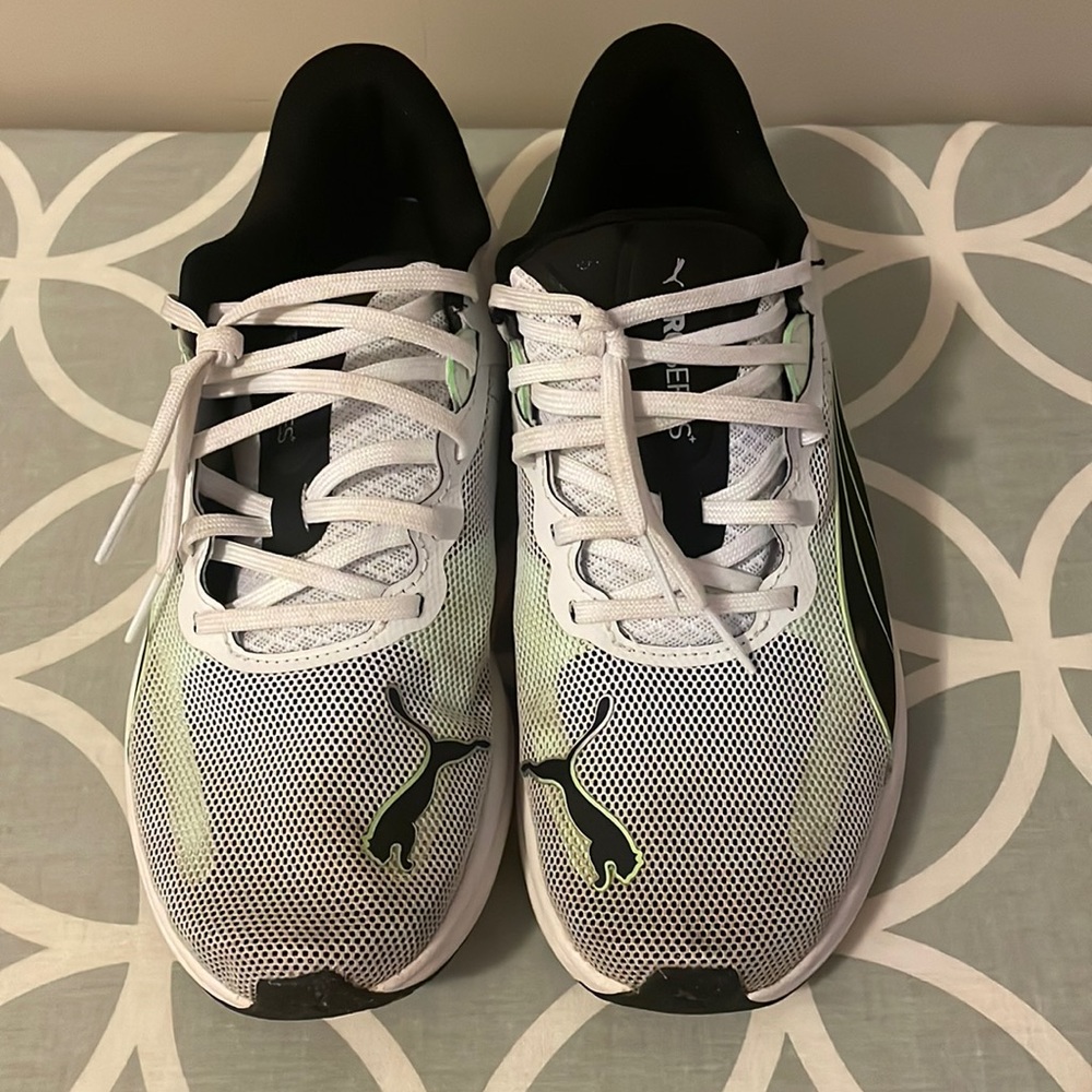 GUC Youth size 7 Puma running shoes